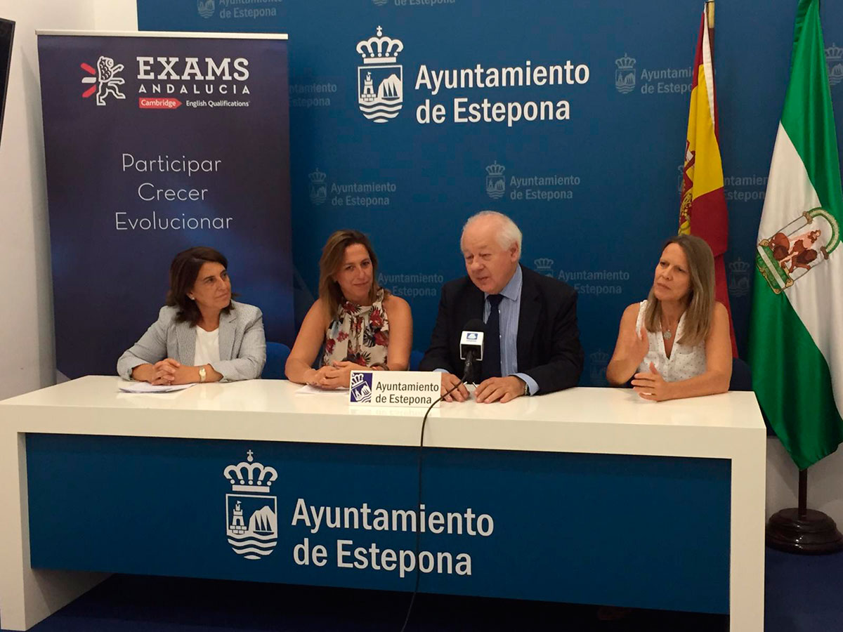 El Palacio de Exposiciones y Congresos de Estepona acoge un examen oficial de Cambridge, que incorpora un nuevo sistema de audición