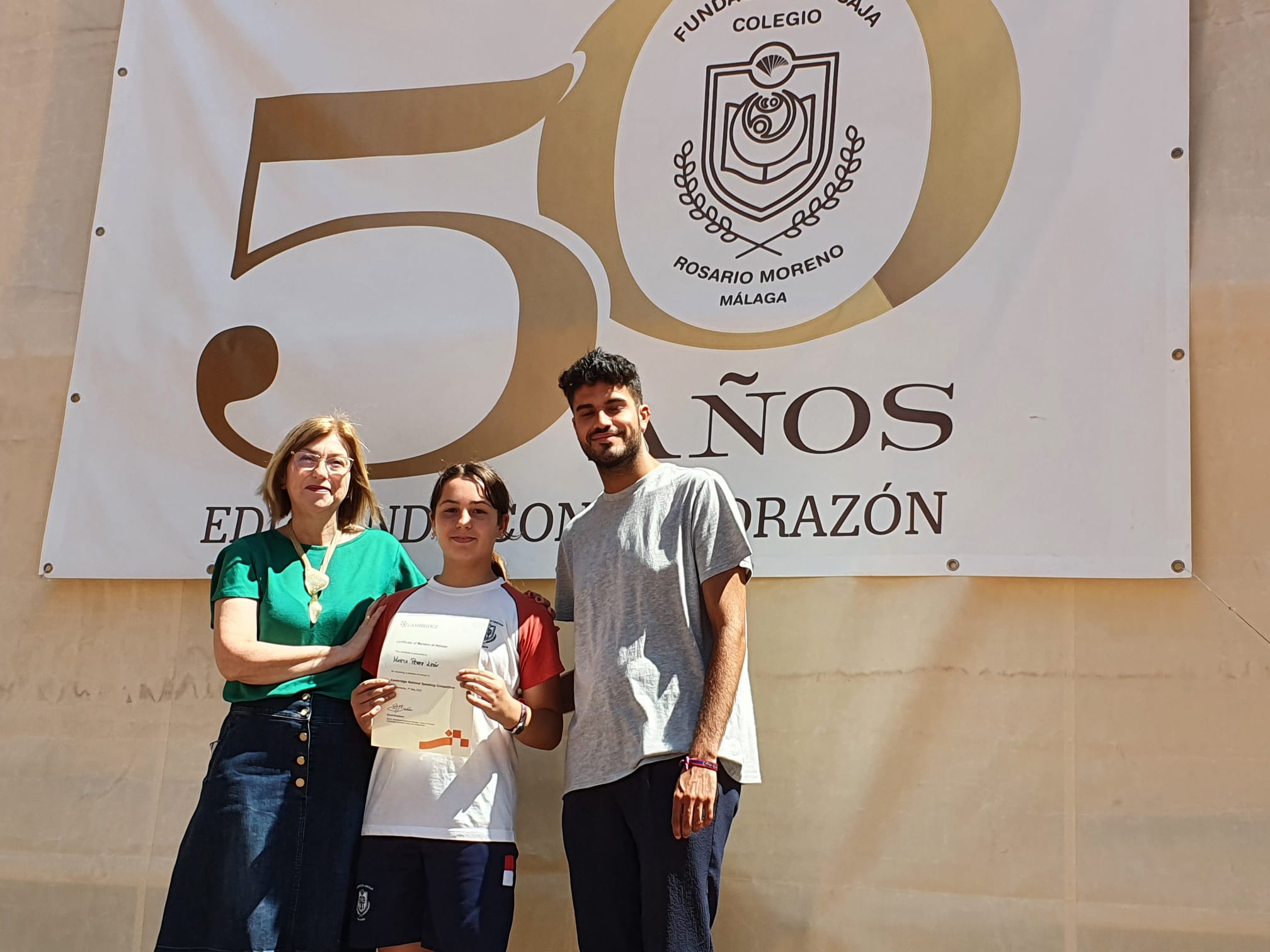 Cambridge premia a dos alumnas de nuestros centros preparadores en un concurso nacional de 'speaking'